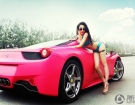 Người đẹp sexy bên Ferrari hồng