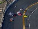 Khởi đầu đau thương của Daytona 500 NASCAR 2013