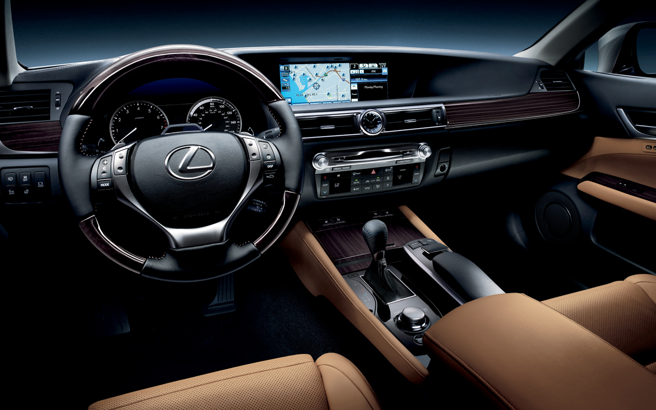 Lexus GS 350 2013 “chiến sĩ” mới trong phân khúc Sedan hạng sang.