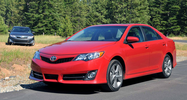 Toyota Camry liệu có mất ngôi vương?