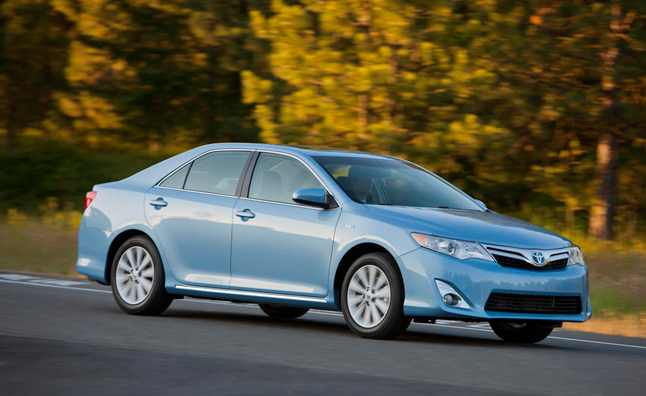 Toyota Camry liệu có mất ngôi vương?