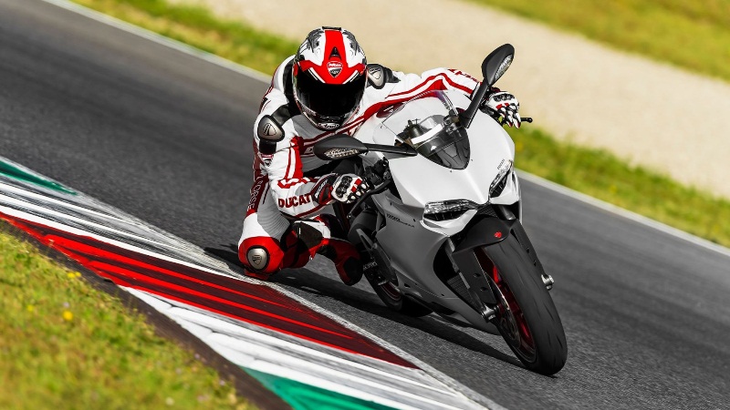Ducati sẽ tung ra thị trường 9 mẫu xe mới vào năm 2016 - ảnh 2