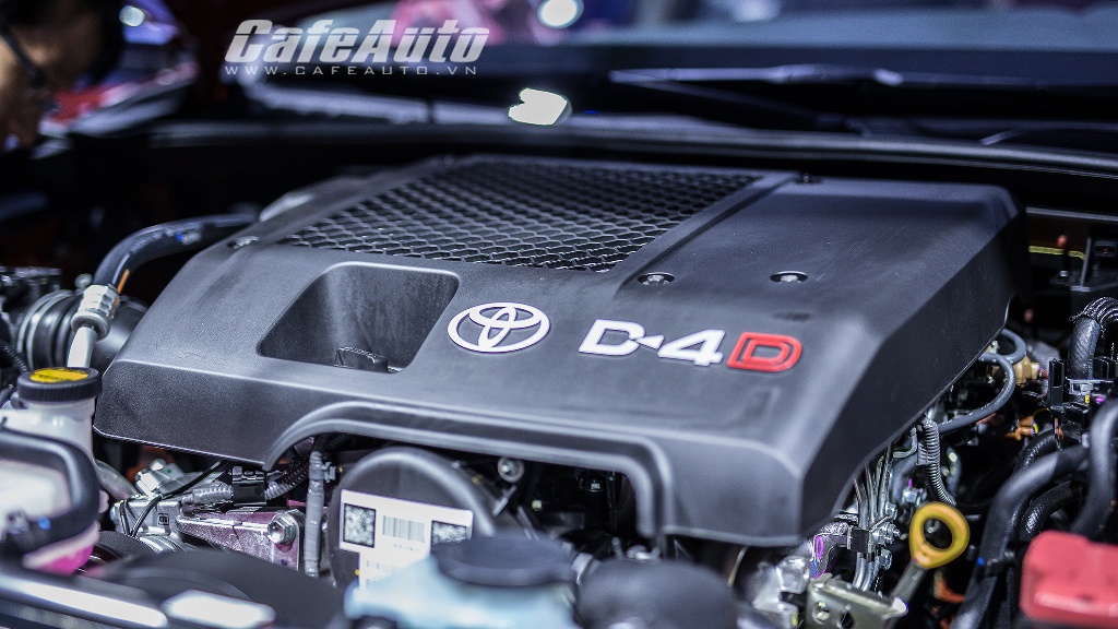 Giá từ 693 triệu đồng, Toyota Hilux 2016 chính thức ra mắt thị trường Việt