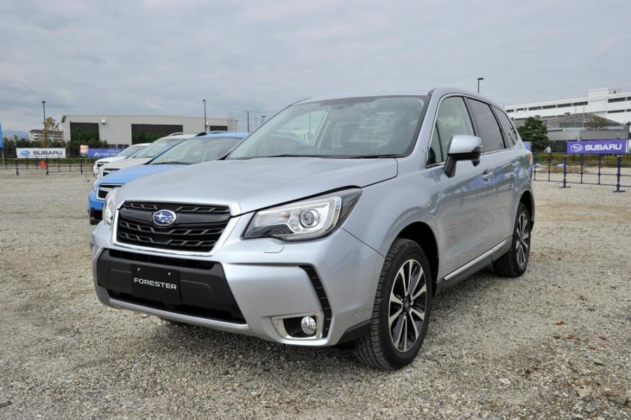 Subaru Forester 2016 lộ diện “bằng xương bằng thịt”