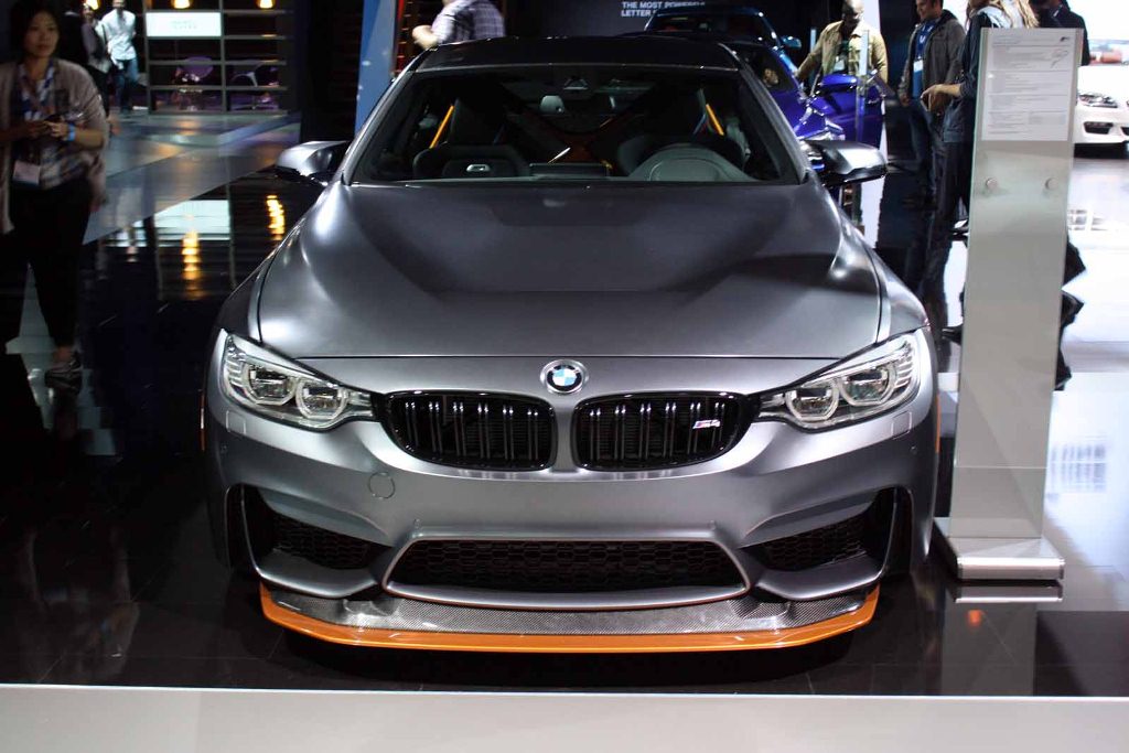 “Siêu phẩm” BMW M4 GTS 2016 công bố giá bán từ 134.200 USD