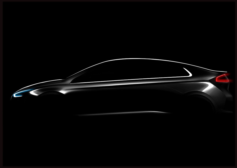 Xe động cơ “3 trong 1” Hyundai Ioniq lộ ảnh thực tế
