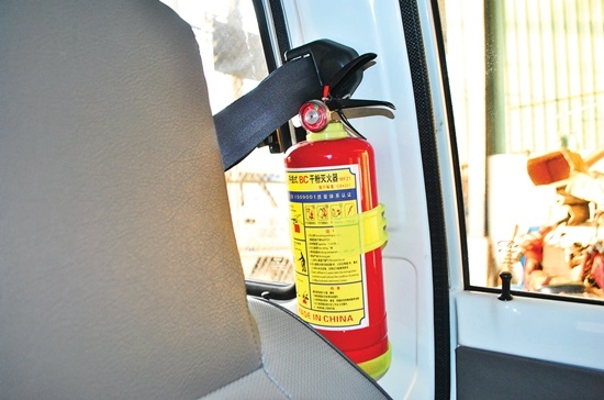 Những điều lưu ý khi trang bị bình cứu hoả trên xe ô tô