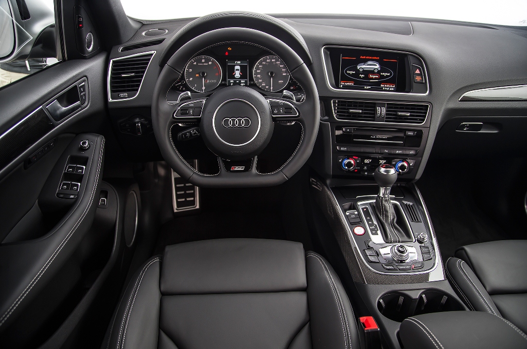 Nội thất của Audi SQ5 1