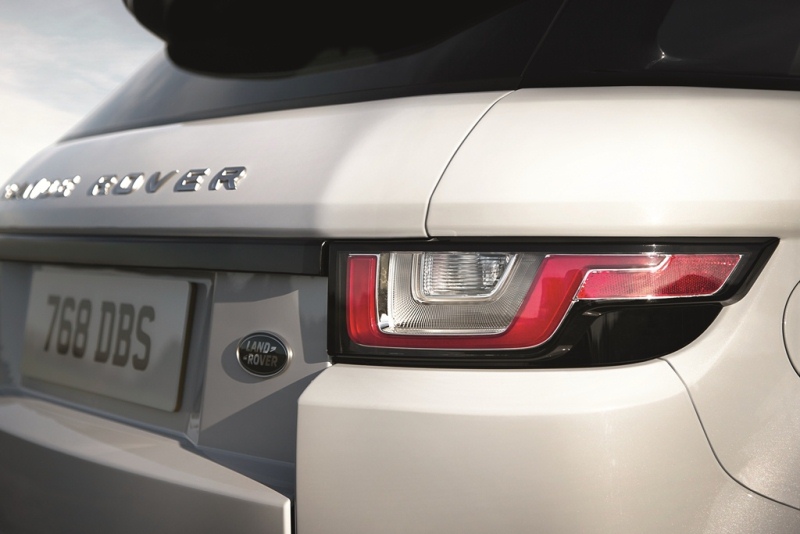 Soi chi tiết Range Rover Evoque 2016 mới về Việt Nam