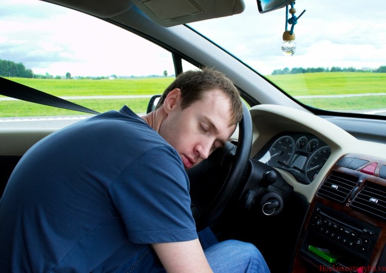 10 mẹo phòng tránh buồn ngủ khi lái xe