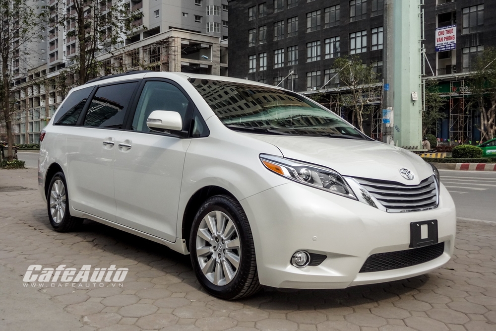 Ảnh hưởng của kích thước xe Toyota Sienna đến khả năng di chuyển trong đô thị và đường trường