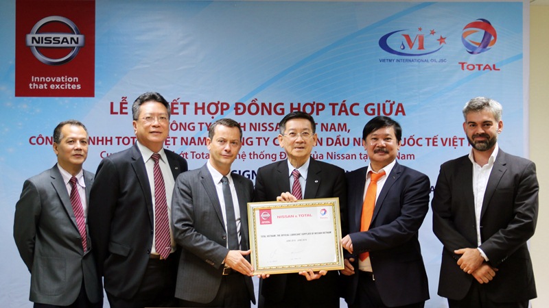 Nissan Việt Nam ký kết hợp tác với hãng dầu nhớt Total