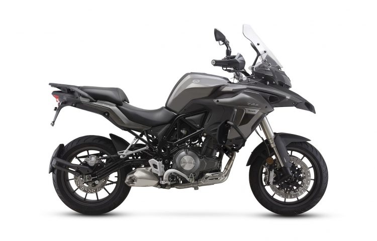 TRK 502 Twin Adventure - Xe đường trường mới của Benelli