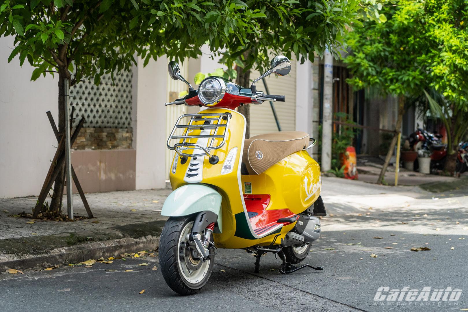 vespa matic x sean wotherspoon