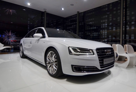 Audi A8L 2014: màn trình diễn của công nghệ và ánh sáng