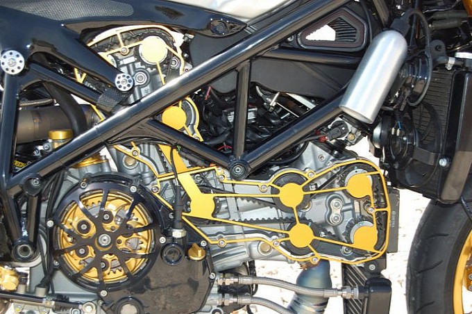 Ducati 1098 lột xác hoàn toàn