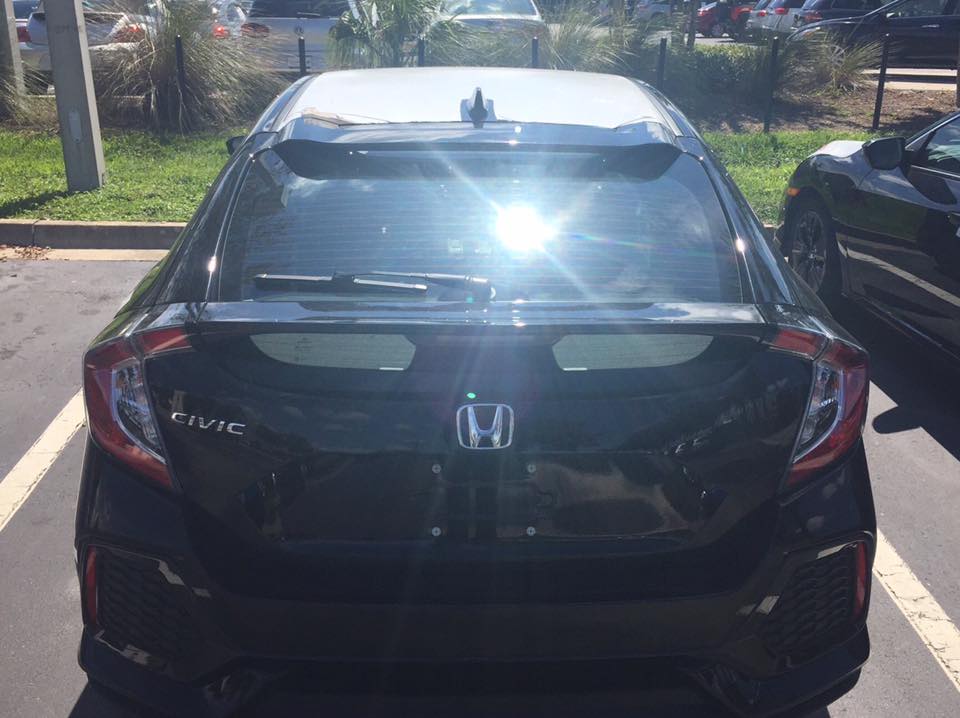 Honda Civic 2017 Hatchback đã chính thức lên kệ tại đại lý 3