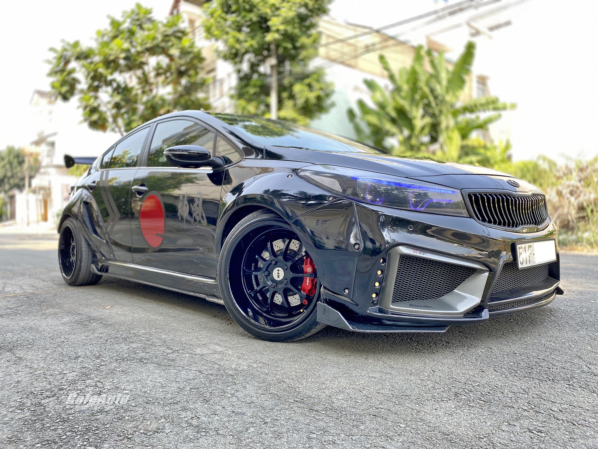 C-Car 'lột xác' cặp đôi Kia Cerato đất Sài thành không thua gì siêu xe